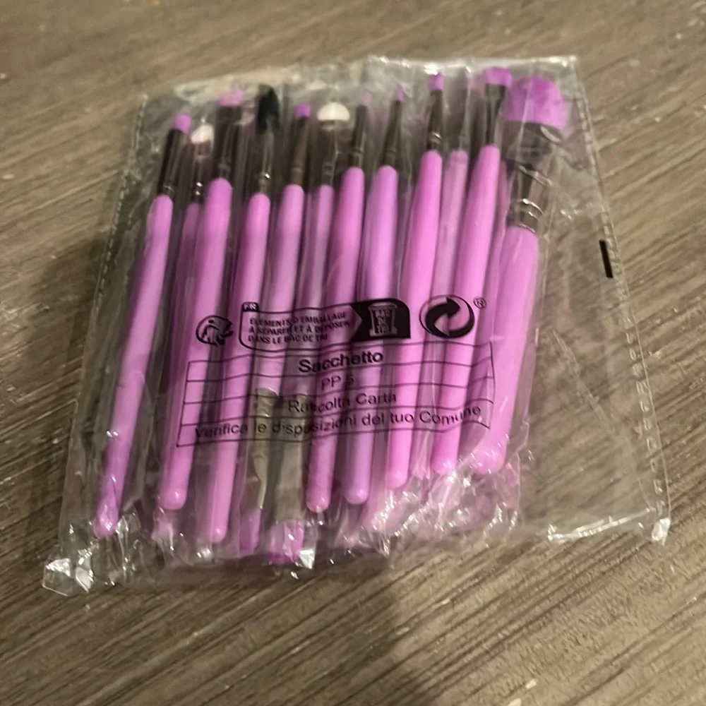 ⭐️ New - 20 Piece Makeup Brush Set Professional Purple Cosmetic Brushes